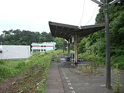 After the abolition, track 1 (upbound, toward Anamizu) is on the left and track 2 (downbound, toward Takojima) is on the right (June 2007)