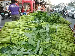 Bundles of I. aquatica being sold by a roadside vendor in Makati City, Philippines