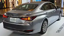 ES 300h (AXZH11; first facelift)