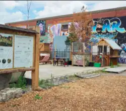 Le Bâtiment 7 urban micro farm chicken coop