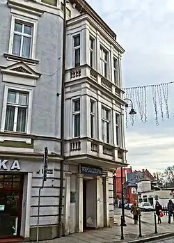 Detail of the bay-window