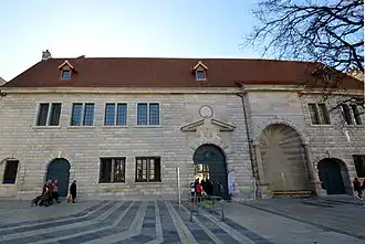Hôtel de Ville (city hall).