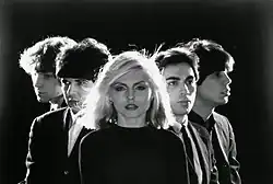 Blondie in 1977. L-R: Gary Valentine, Clem Burke, Debbie Harry, Chris Stein, and Jimmy Destri