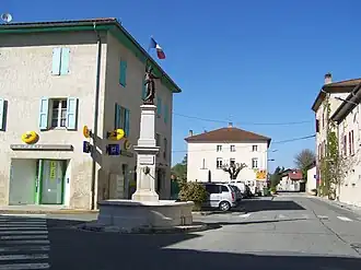 The village centre of Chatte