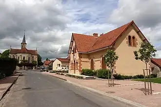 The town hall and church in Cindré