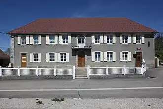 The town hall in Dournon