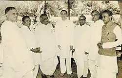 Dumar Lal Baitha with then Prime Minister of India, Rajiv Gandhi