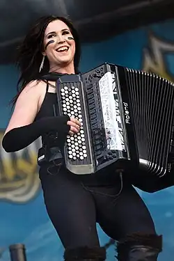 photo of Netta Skog playing the accordion