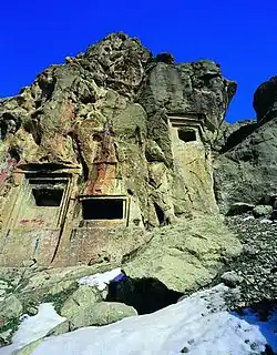 Eshaqvand rock tombs