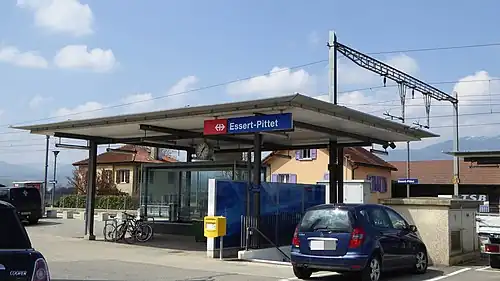 Canopy-covered platform