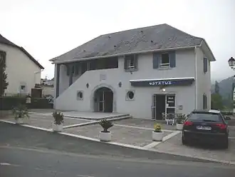 The town hall of Garindein