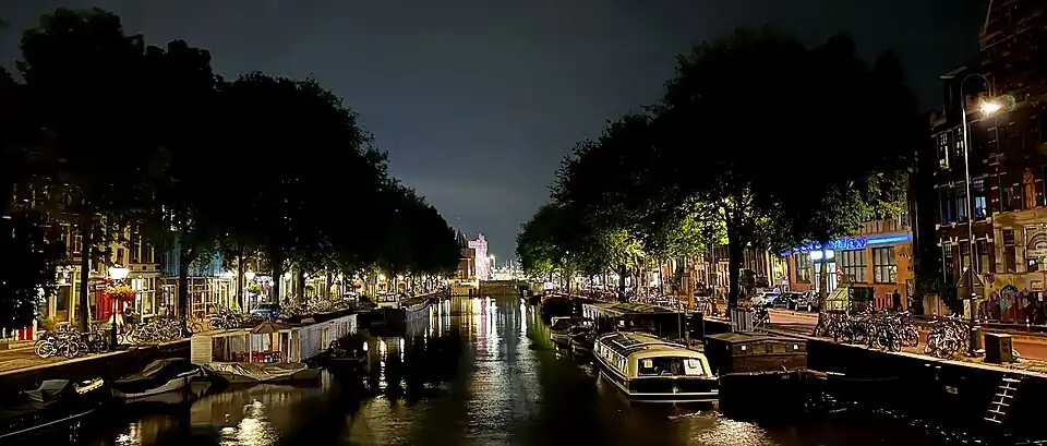 Geldersekade at night
