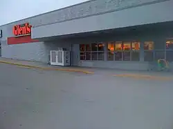 Exterior of a Glen's supermarket