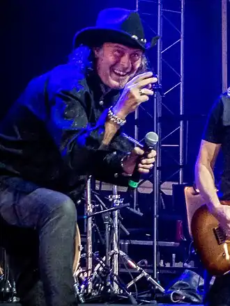 Barden performing with Michael Schenker in 2019