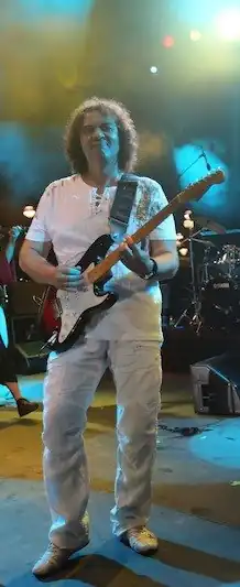 Ivica Maksimovic playing with the No Smoking Orchestra