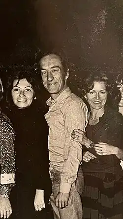 Jean Pierre Reguerraz at the center accompanied by Regina Lamm (right) and Maria Elena Rivera (left), in 1973.