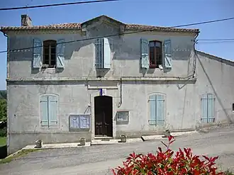 The town hall in L'Isle-Arné
