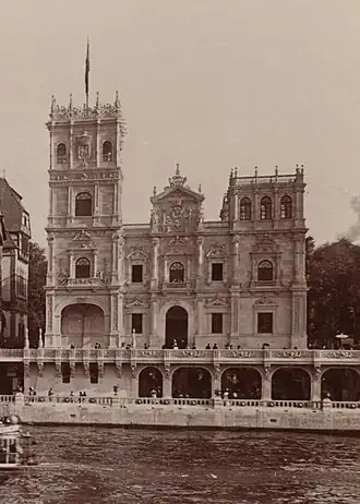 Royal Pavilion of Spain by José Urioste Velada