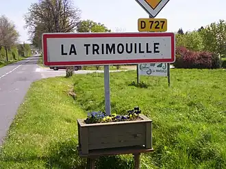 Entering La Trimouille on the D727 road  