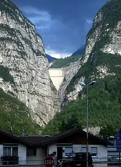 The Vajont Dam as seen from Longarone today, showing approximately the top 60-70 metres of concrete.