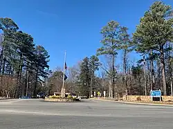 Entrance to Lake Land'Or, seen from Ladysmith Road