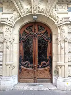 Doorway of 3 Square Rapp (1899-1900)