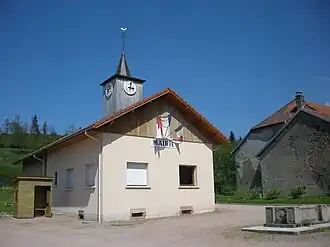 The town hall in Lesseux