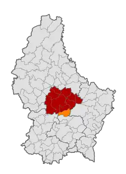Map of Luxembourg with Lorentzweiler highlighted in orange, and the canton in dark red