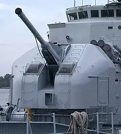100 mm modèle 53 turret of the destroyer Maillé-Brézé