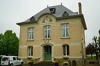 The town hall in Marson