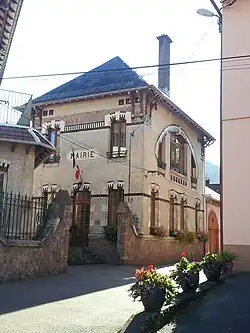 The town hall in Vexaincourt