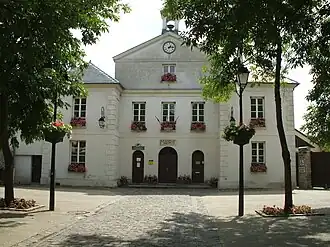 The town hall in Ennery