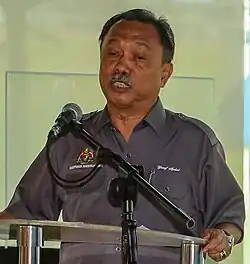 Yusof Apdal giving a speech