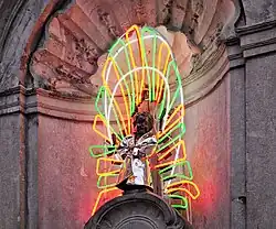 Manneken Pis in his 1000th costume, designed by Jean-Paul Lespagnard [fr] (13 May 2018)