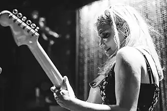 Stern performing in Philadelphia, May 9, 2014