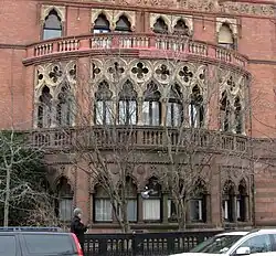 Detail of the Plaza Street West facade