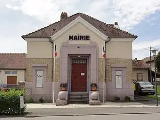 The town hall in Nonhigny