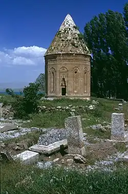 Gevaş tomb