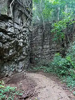 Path from Simsang river enters Goera Ronggat