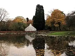 Lake and 1930s Victorian style conservatory (2008)