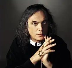 Svika Pik, winner of the 1998 contest for Israel.