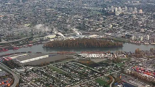 Poplar Island and Fraser River, New Westminster - panoramio.jpg