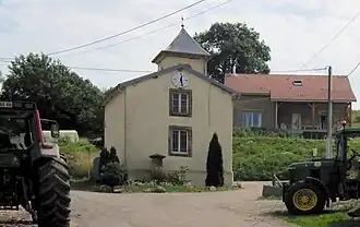 The town hall in Rapey