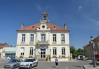 The town hall in Riscle