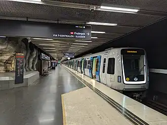 A C30 train on line 14 at Tekniska högskolan