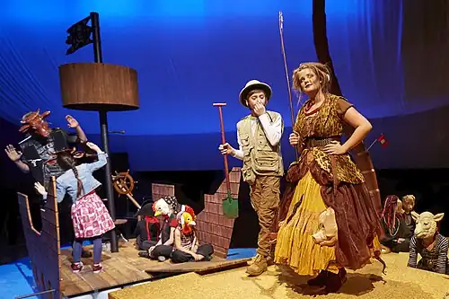 Kalle holds his nose because of Cindy Magnifiscent's feet