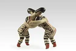 Karajá ceramic statuette, wrestlers