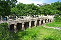 The bridge Supyogyo, relocated from Cheonggyecheon (2008)