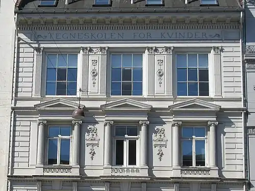 The two upper floors