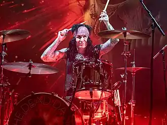 Clufetos performing with The Dead Daisies in 2025